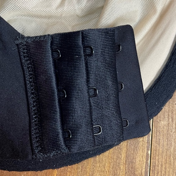 Olga size 40DD sheer leaves minimizer bra black - Picture 3 of 5